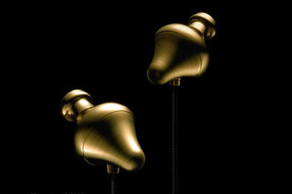 top-10-objects-made-of-gold-gold-earphones