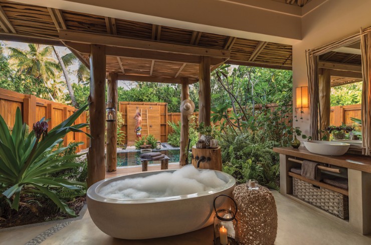 10 Astonishing Tropical Bathrom Ideas That You Must See Today
